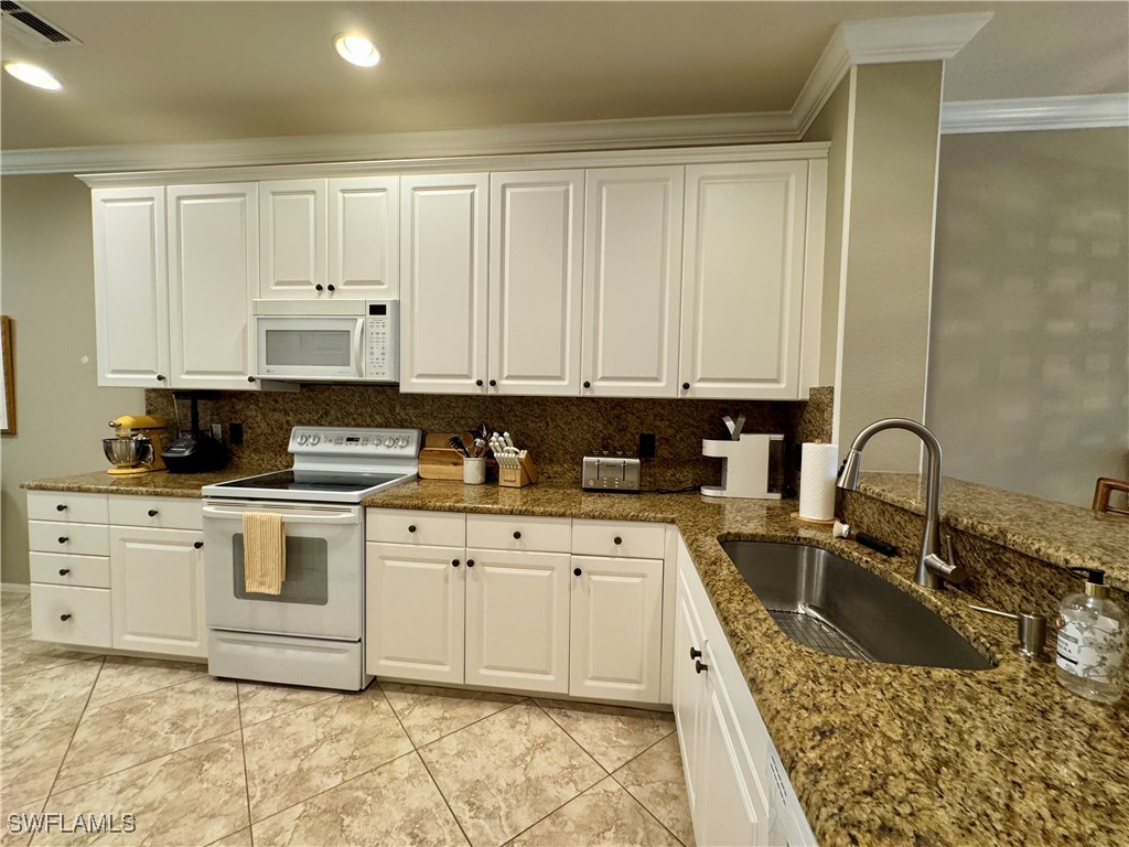 2 Bed Condominium for Sale in Lake Barrington, photo 3
