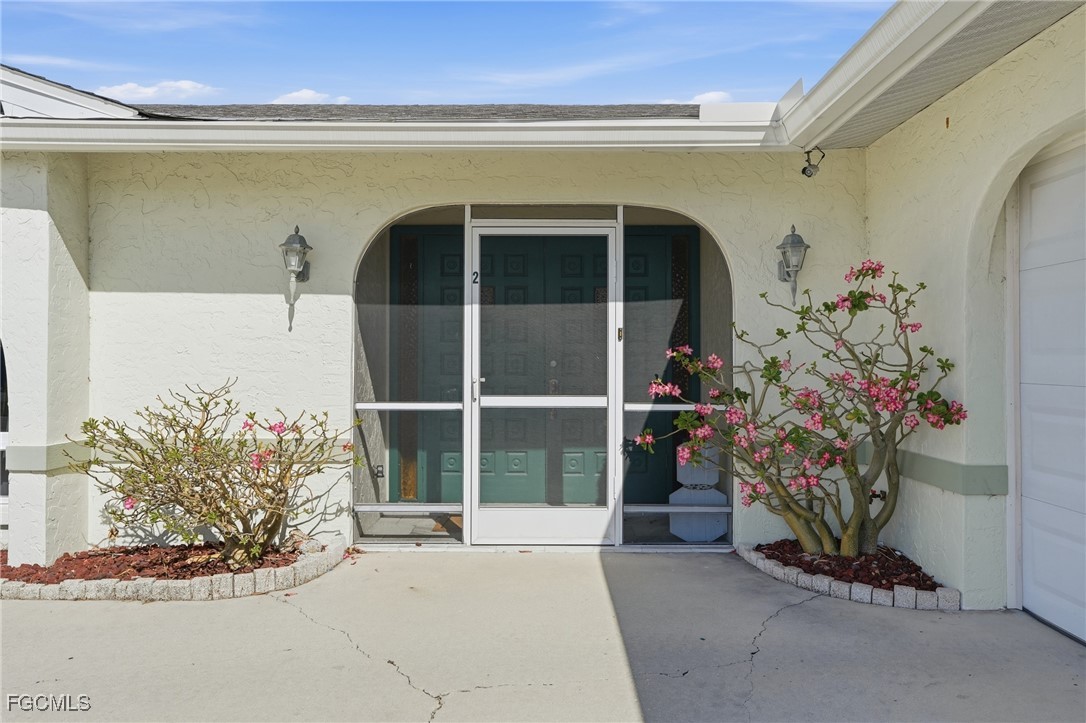3 Bed Waterfront Home for Sale in Cape Coral, photo 3