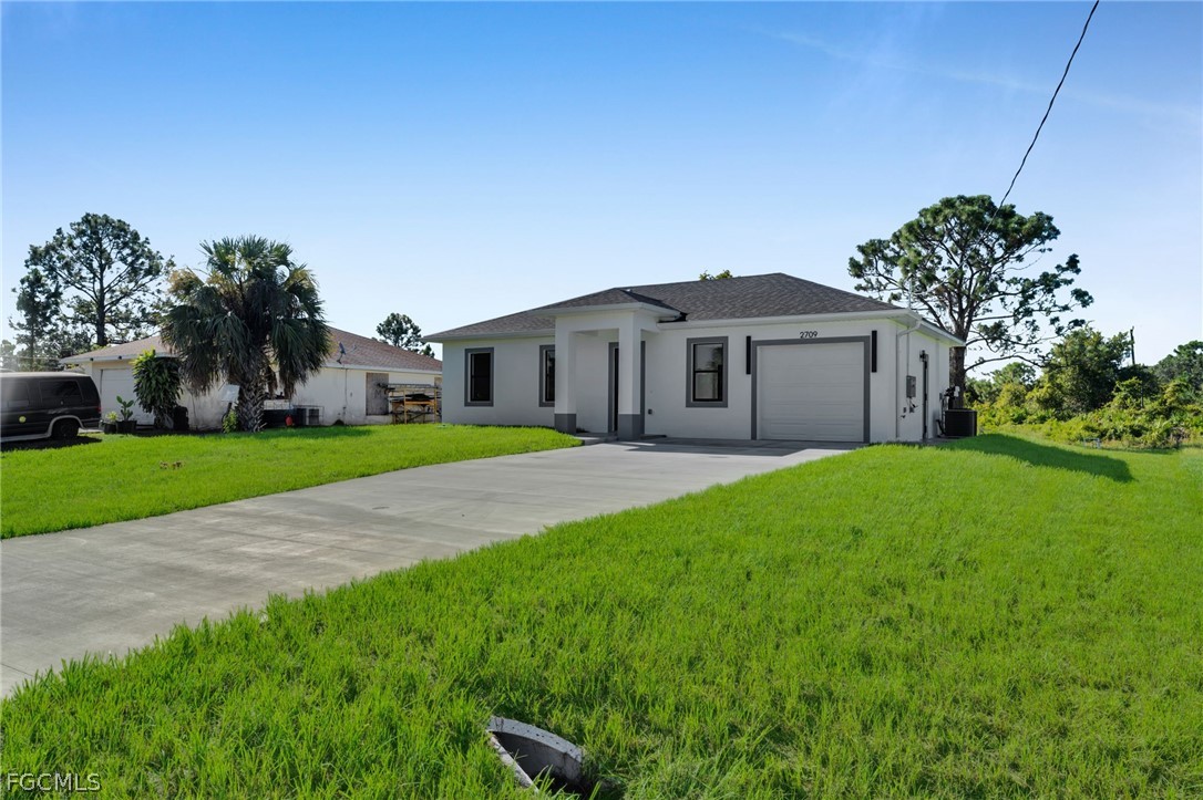 3 Bed SingleFamilyResidence for Sale in Lehigh Acres, photo 3