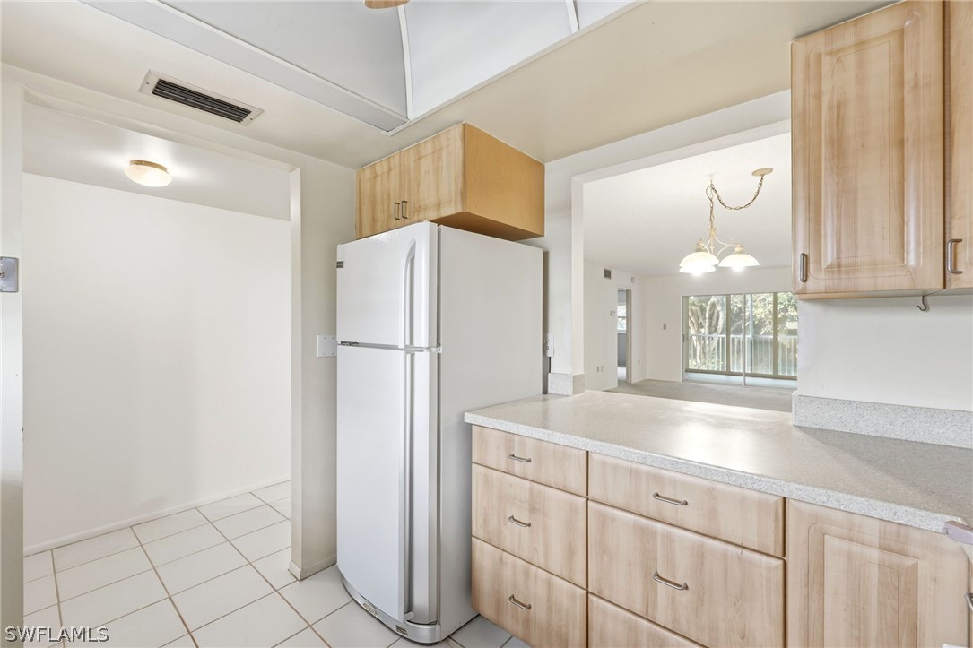 2 Bed Condominium for Sale in Naples, photo 3