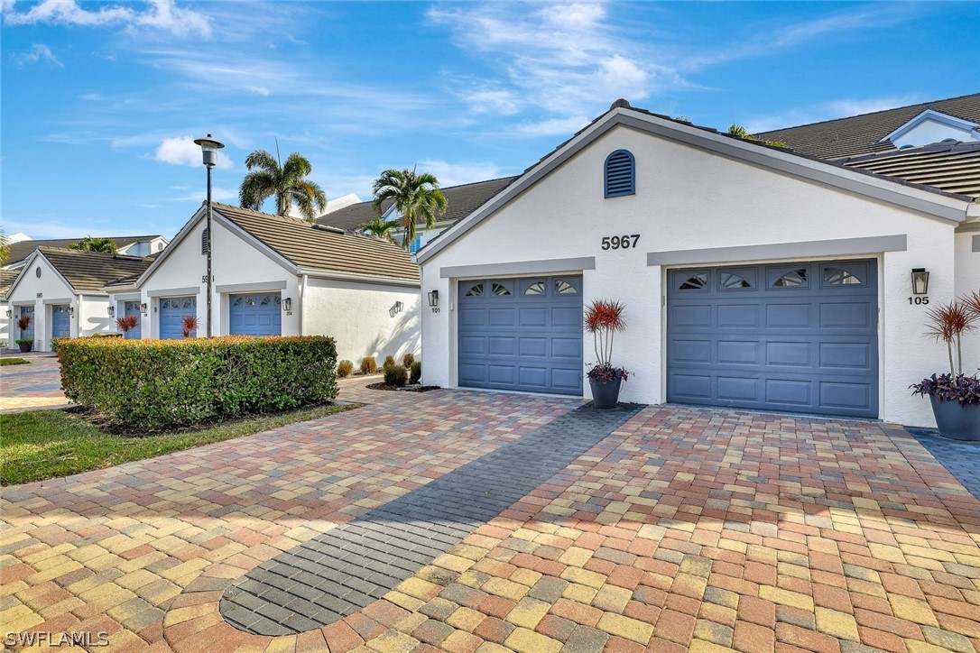 2 Bed Waterfront Home for Sale in Naples, photo 3