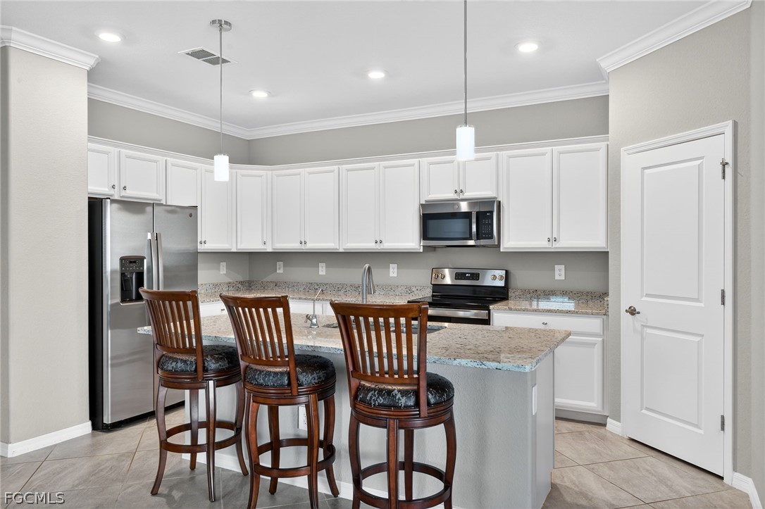4 Bed SingleFamilyResidence for Sale in Portico, FL — photo 3