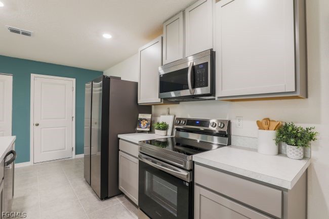4 Bed SingleFamilyResidence for Sale in Lehigh Acres, photo 3