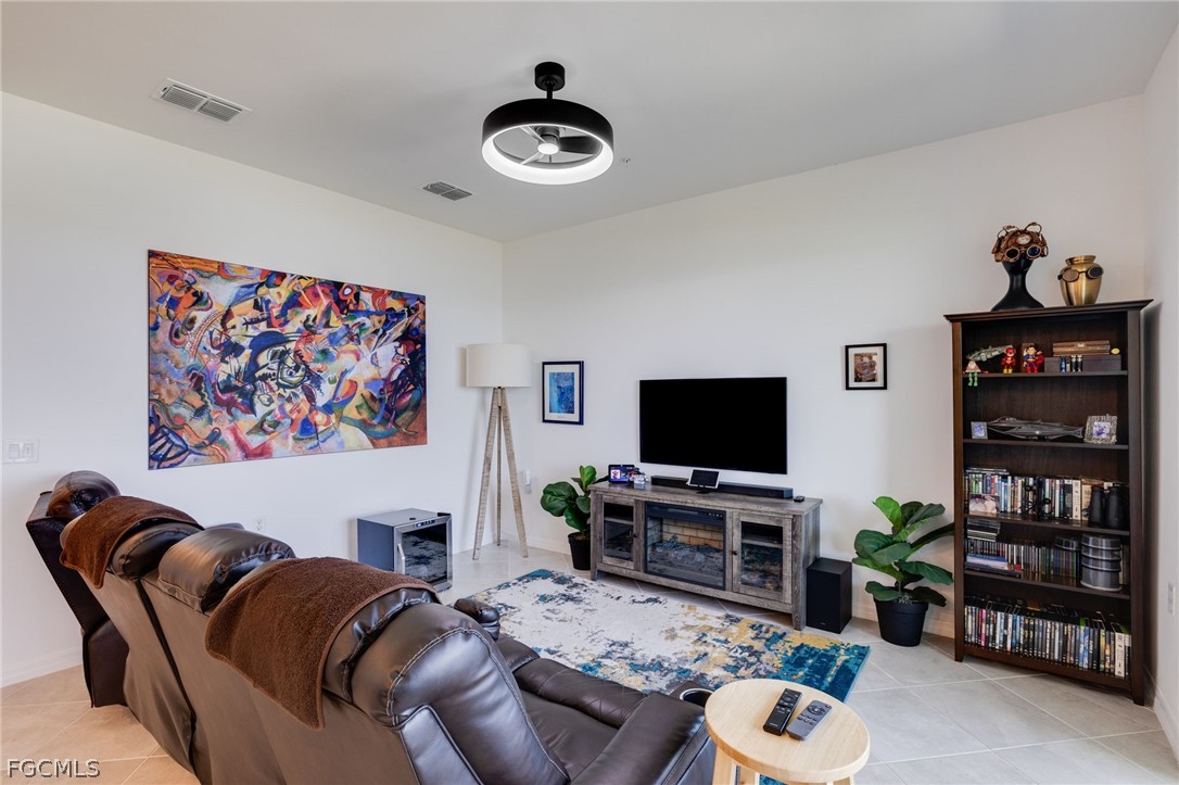 2 Bed Waterfront Home for Sale in Punta Gorda, FL — photo 3