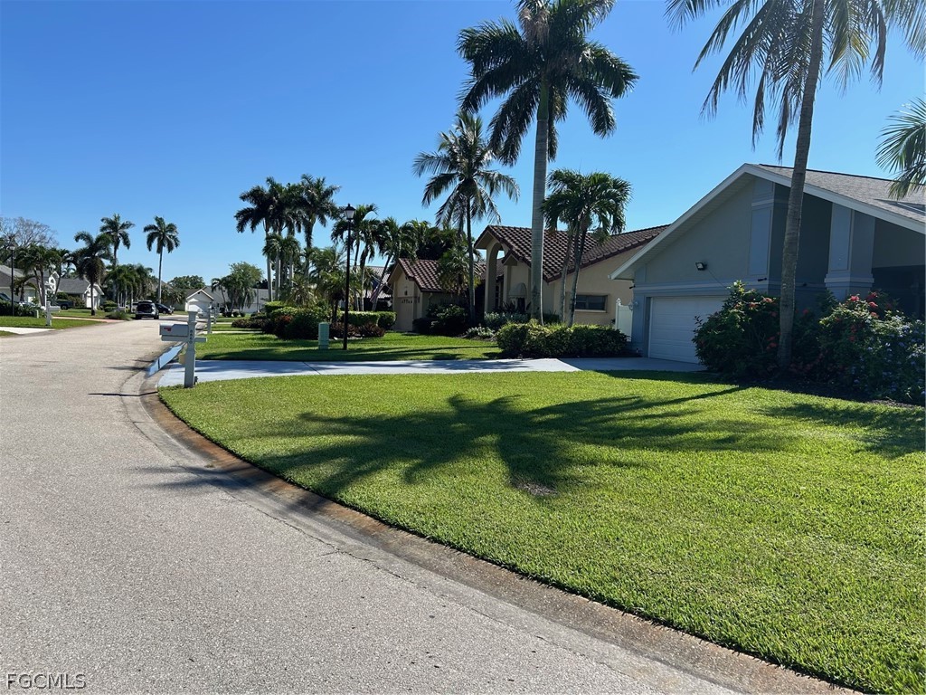 3 Bed Pool Home for Sale in Banyan Cove, photo 3