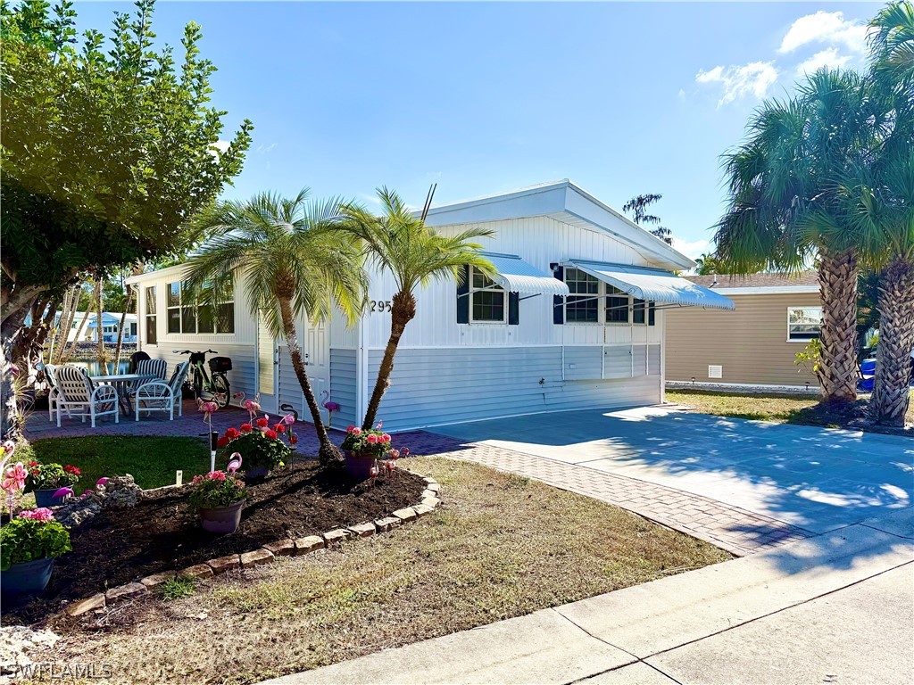 1 Bed ManufacturedHome for Sale in Naples, FL, $125,000 — photo 3