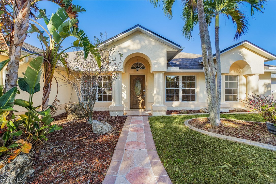 3 Bed Pool Home for Sale in Cape Coral, photo 3