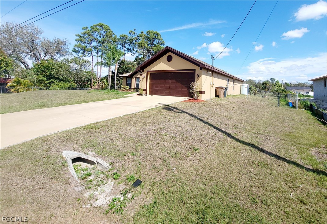 4 Bed SingleFamilyResidence for Sale in Lehigh Acres, photo 3