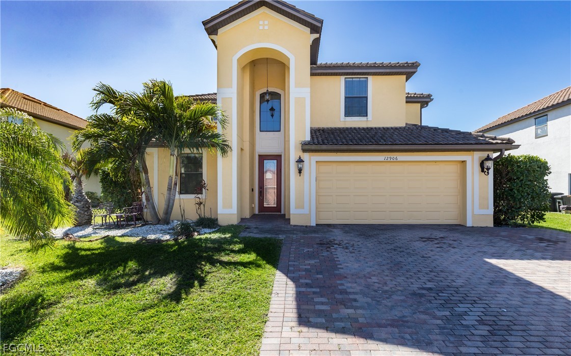 6 Bed Waterfront Home for Sale in Fort Myers, FL, $429,000 — photo 3