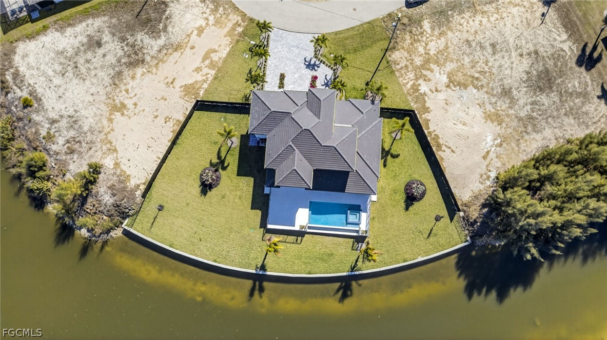 5 Bed Pool Home for Sale in Cape Coral, photo 3