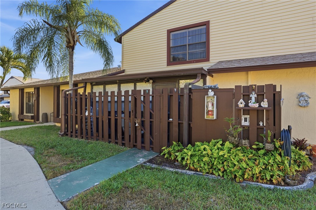 2 Bed Townhouse for Sale in Cape Coral, FL, $165,000 — photo 3