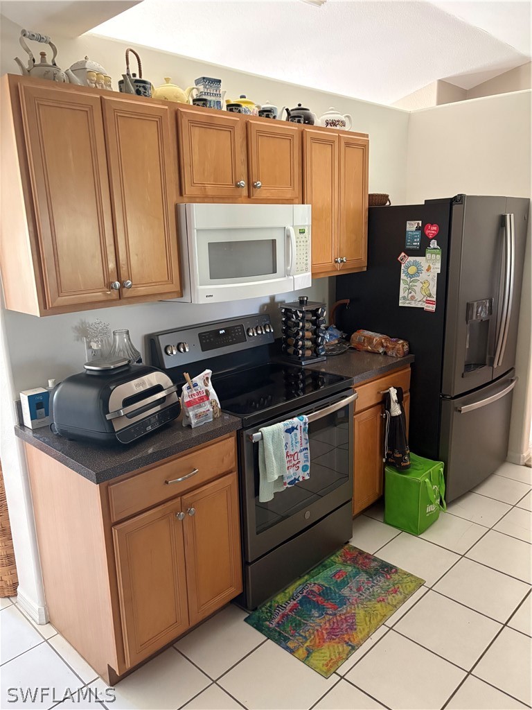 3 Bed SingleFamilyResidence for Sale in Cape Coral, FL — photo 3