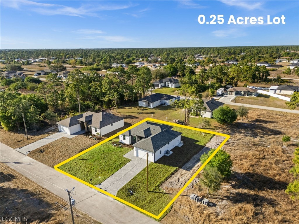 3 Bed SingleFamilyResidence for Sale in Lehigh Acres, photo 3
