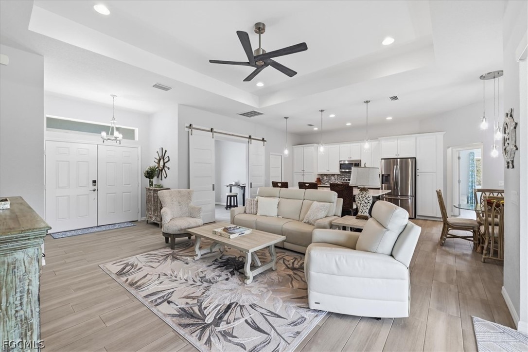 3 Bed Pool Home for Sale in Rotonda Sands, photo 3