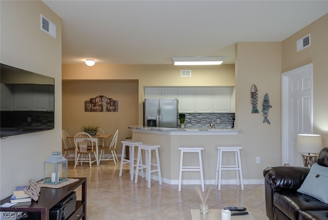 2 Bed Waterfront Home for Sale in Fort Myers, photo 3