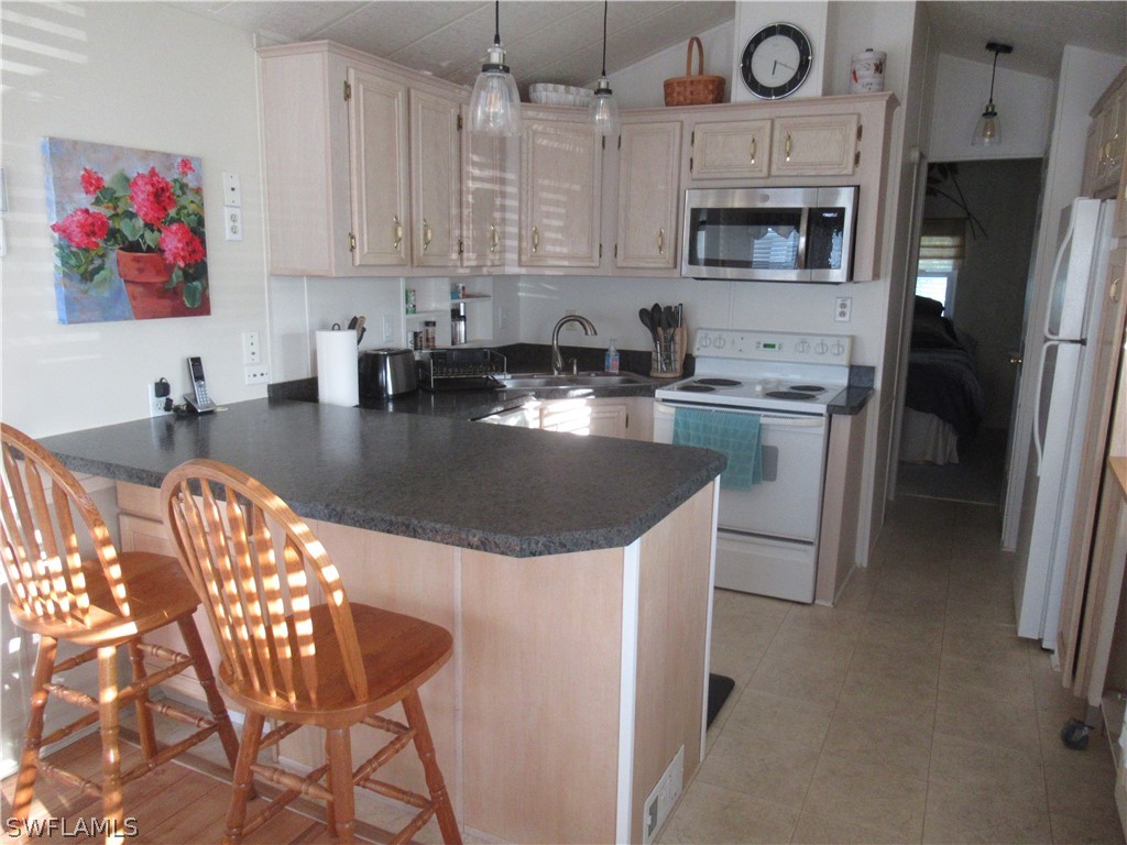 1 Bed ManufacturedHome for Sale in Estero, FL, $139,900 — photo 3