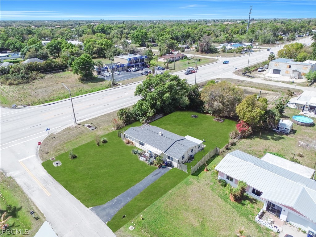 3 Bed SingleFamilyResidence for Sale in North Fort Myers, photo 3