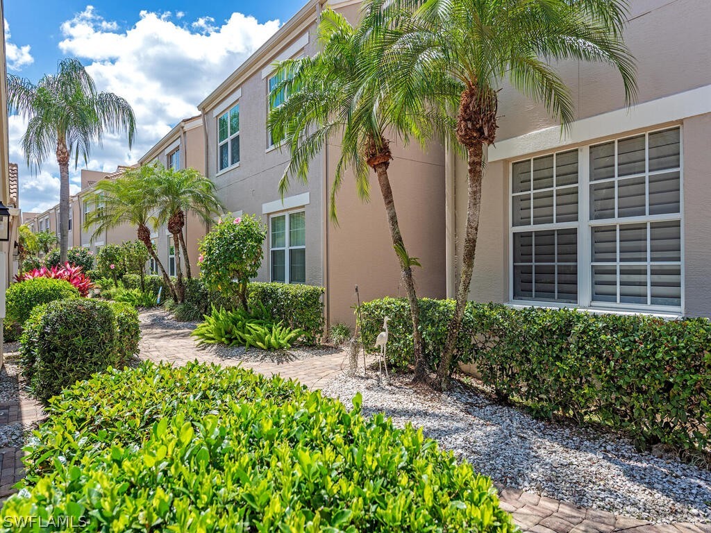 2 Bed Waterfront Home for Sale in Naples, photo 3