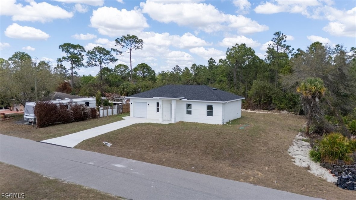3 Bed SingleFamilyResidence for Sale in Lehigh Acres, photo 3