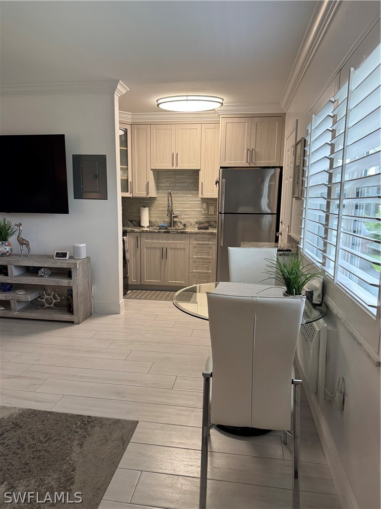 1 Bed Condominium for Sale in Seabreeze, FL, $250,000 — photo 3