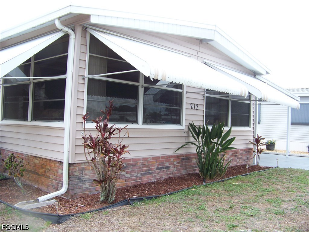 2 Bed ManufacturedHome for Sale in Carriage Village, photo 3