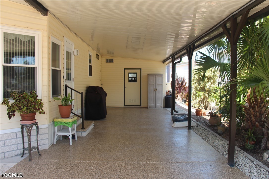 2 Bed ManufacturedHome for Sale in Pine Island Cove, photo 3