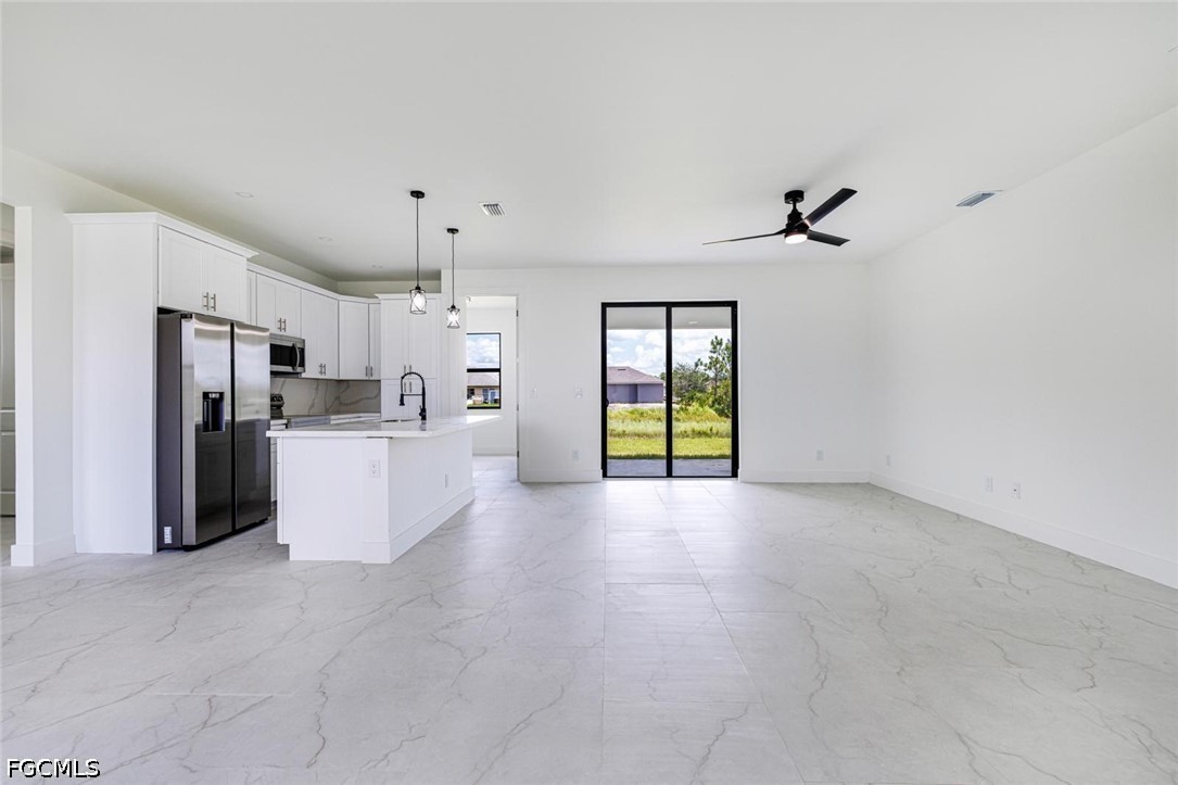 3 Bed SingleFamilyResidence for Sale in Lehigh Acres, FL — photo 3