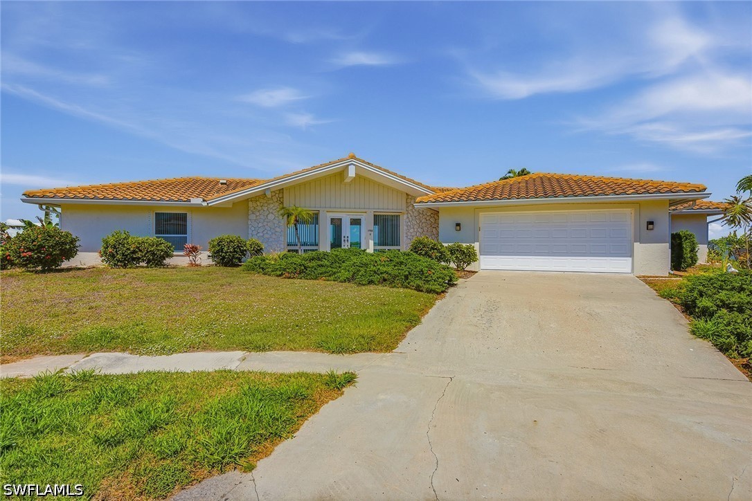 4 Bed Pool Home for Sale in Marco Island, photo 3