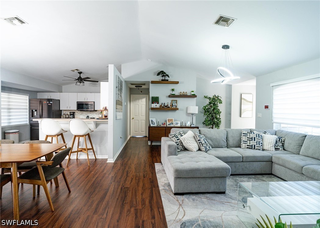 3 Bed SingleFamilyResidence for Sale in Naples, photo 3