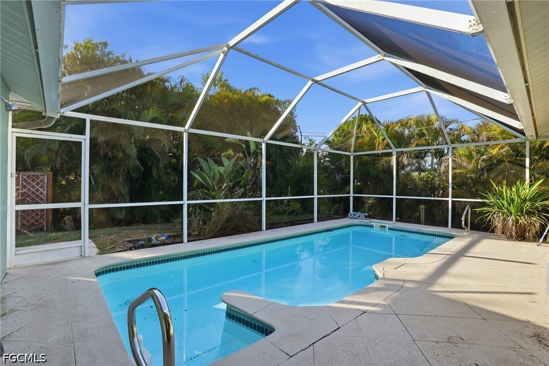 3 Bed Pool Home for Sale in San Carlos Park, photo 3