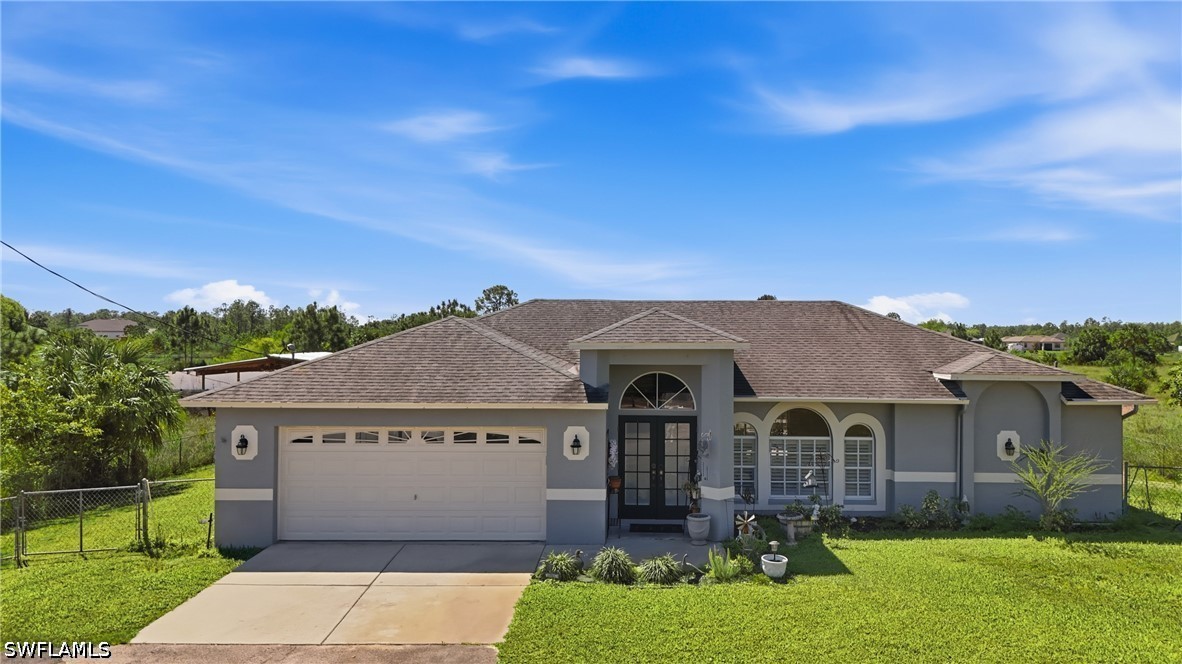 3 Bed Pool Home for Sale in Naples, photo 3