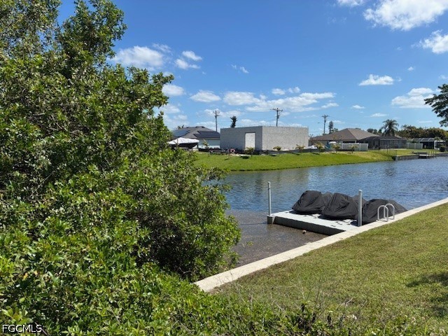 Waterfront Home for Sale in Cape Coral, photo 3