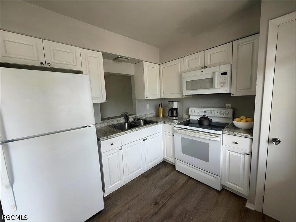 1 Bed Condominium for Sale in Waterway Estates, photo 3