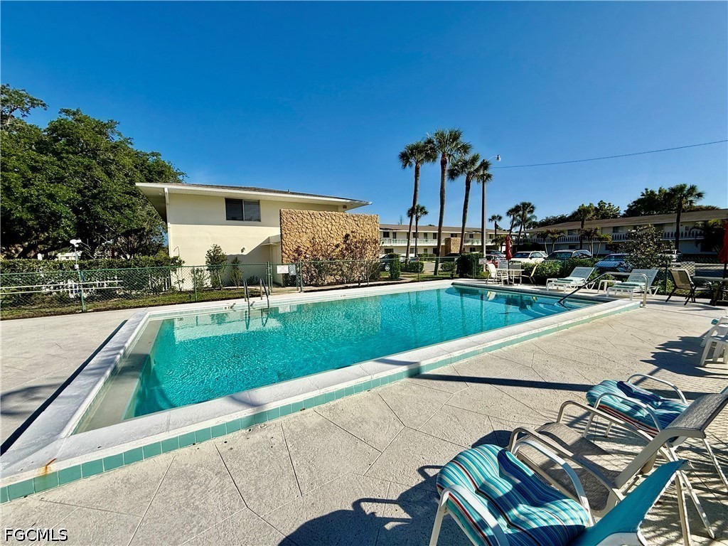 2 Bed Condominium for Sale in Fairways Condo, photo 3