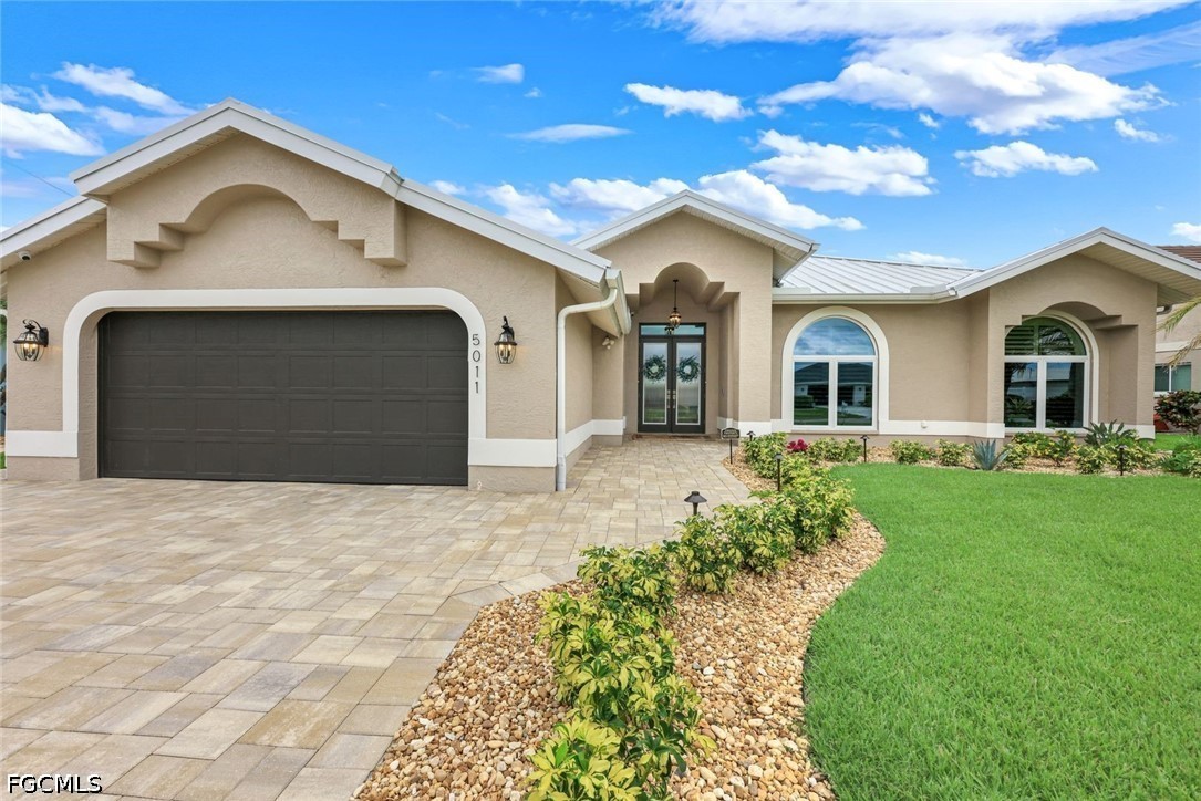 3 Bed Pool Home for Sale in Cape Coral, photo 3