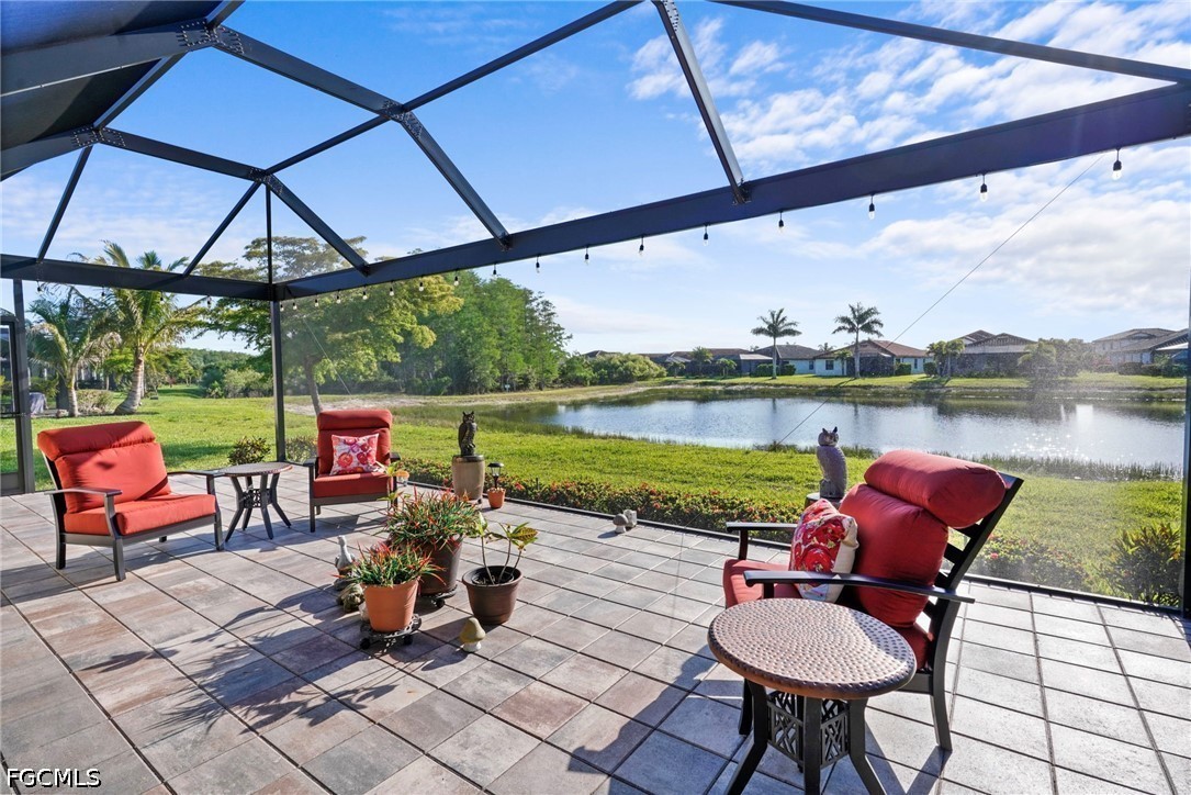 2 Bed Waterfront Home for Sale in Fort Myers, photo 3