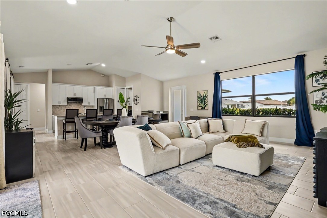 3 Bed Pool Home for Sale in Cape Coral, photo 3