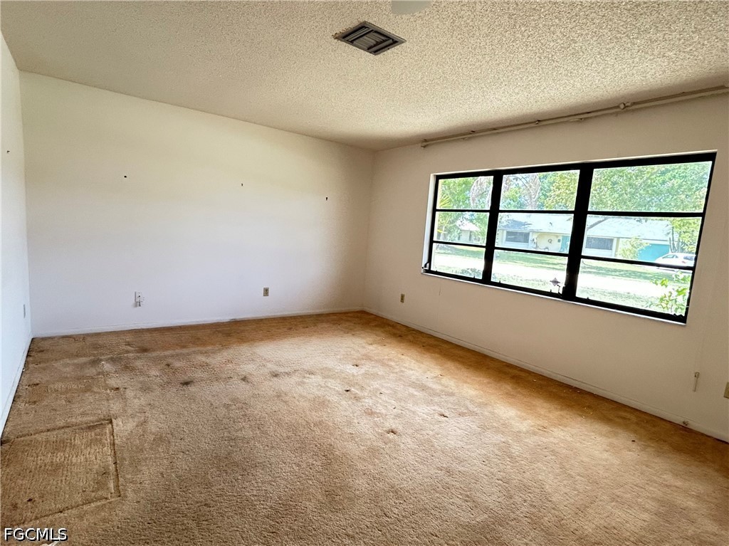 3 Bed SingleFamilyResidence for Sale in Cape Coral, FL — photo 3
