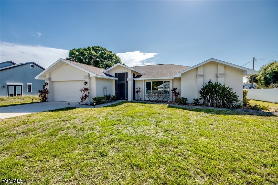 4 Bed Pool Home for Sale in Lehigh Acres, photo 3
