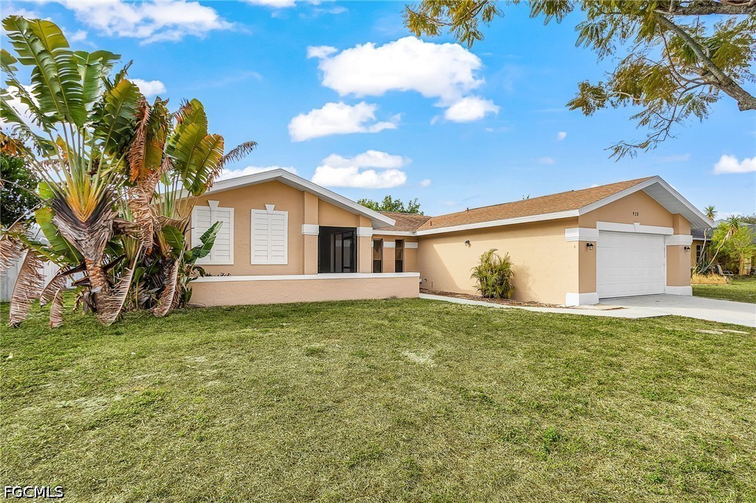 3 Bed SingleFamilyResidence for Sale in Cape Coral, photo 3