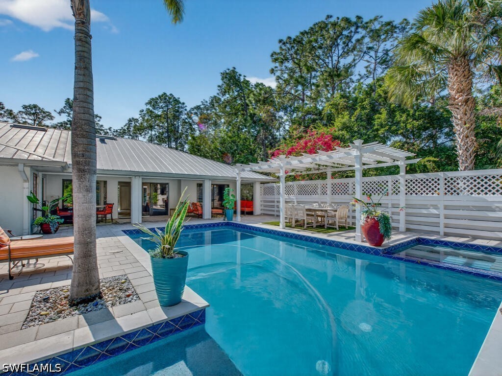 3 Bed Pool Home for Sale in Weber Woods, photo 3