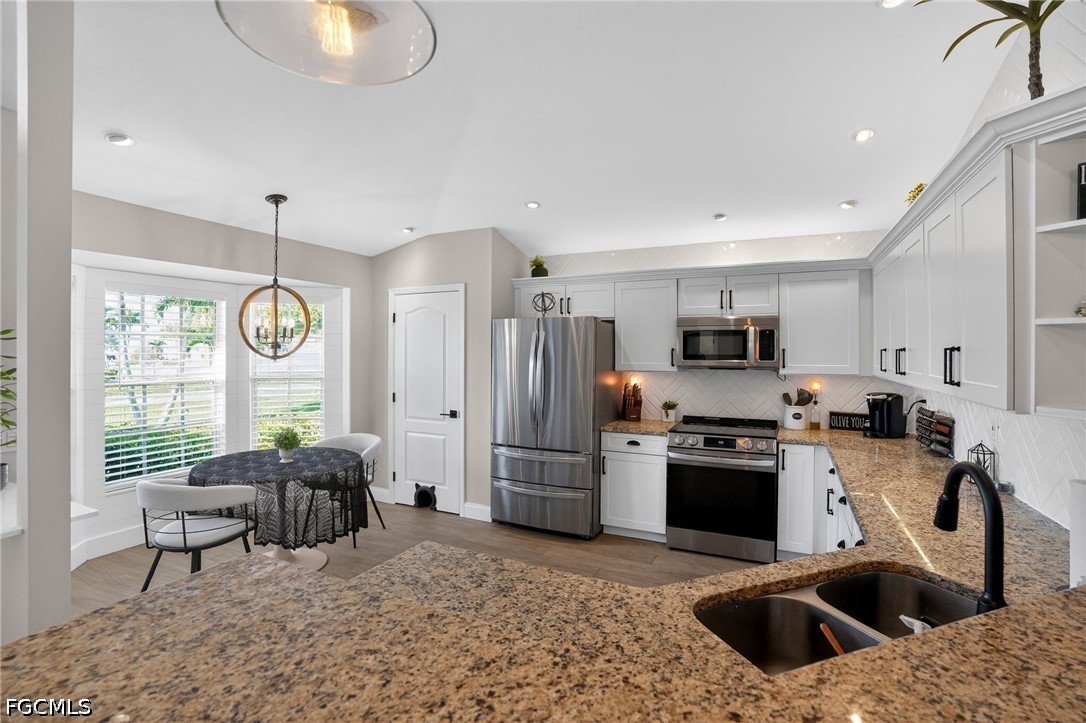 3 Bed SingleFamilyResidence for Sale in Cape Coral, FL — photo 3