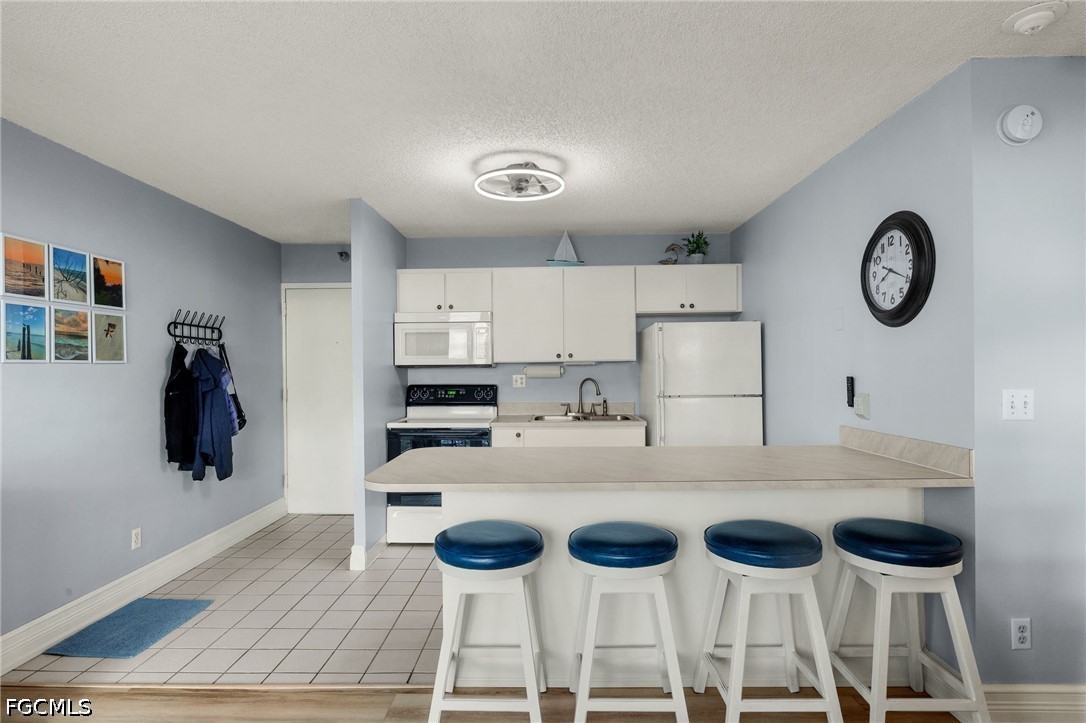 1 Bed Waterfront Home for Sale in Fort Myers Beach, photo 3
