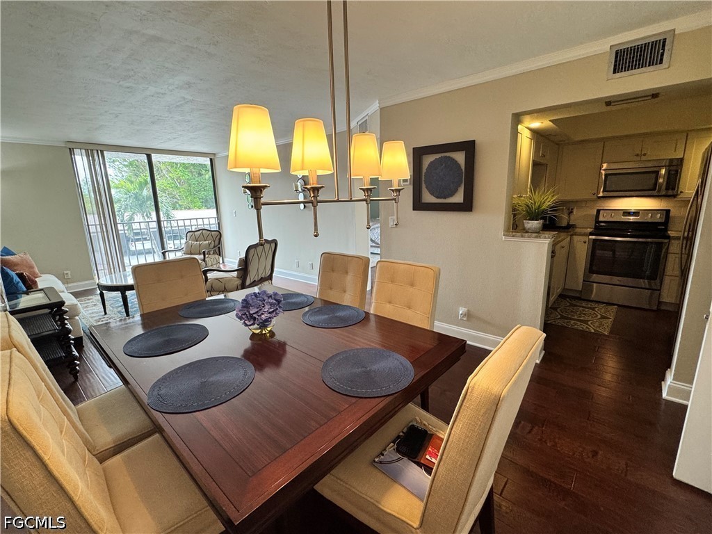 1 Bed Waterfront Home for Sale in Schooner Bay, photo 3