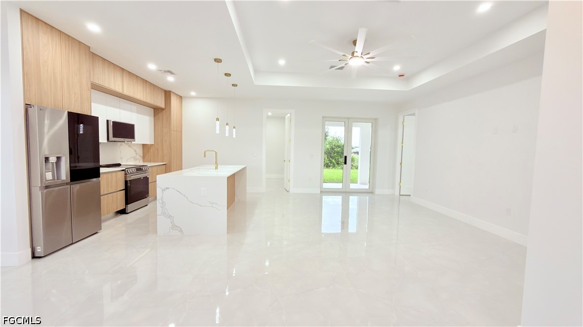 4 Bed SingleFamilyResidence for Sale in Lehigh Acres, photo 3