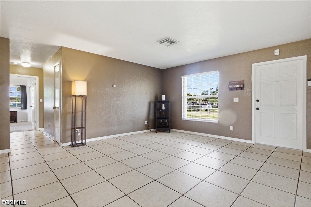 3 Bed SingleFamilyResidence for Sale in Naples, photo 3