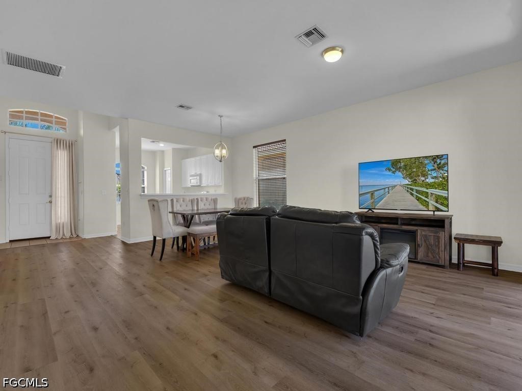 3 Bed SingleFamilyResidence for Sale in Silverlakes, FL — photo 3