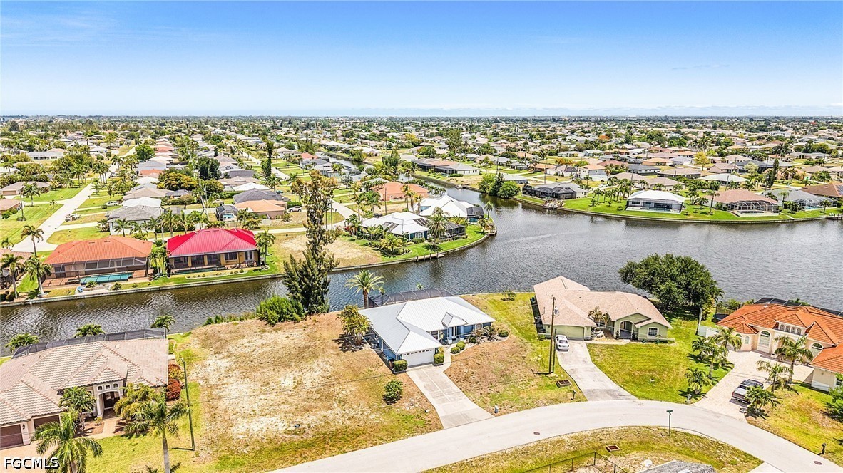 3 Bed Pool Home for Sale in Cape Coral, photo 3