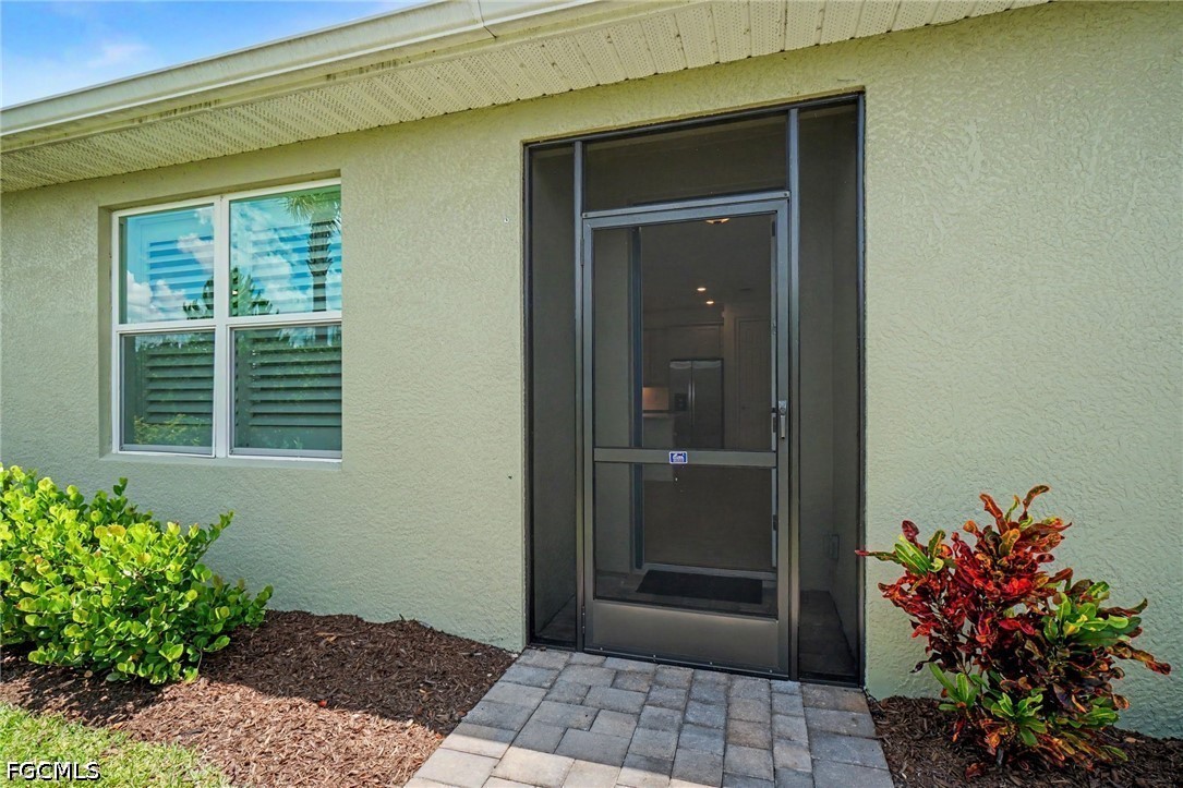 2 Bed Waterfront Home for Sale in Punta Gorda, FL — photo 3