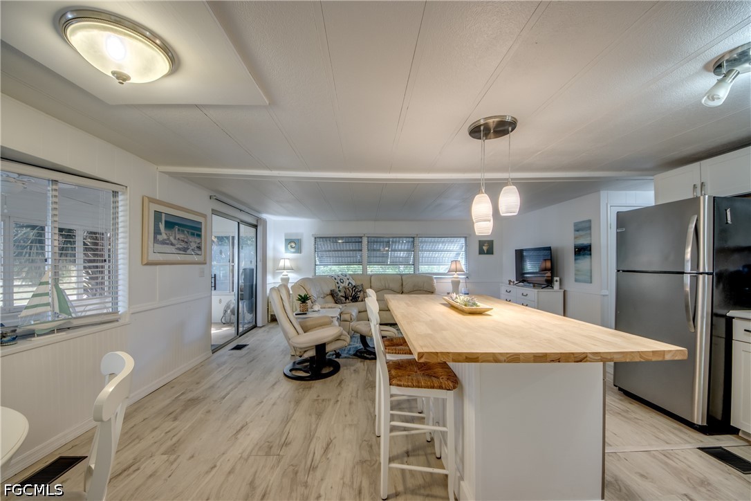 2 Bed ManufacturedHome for Sale in Old Bridge Village, FL — photo 3